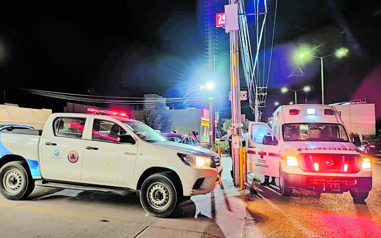 Motocicleta y vehículo chocaron en Avenida de Las Águilas - El Sol de San  Juan del Río | Noticias Locales, Policiacas, de México, Querétaro y el Mundo