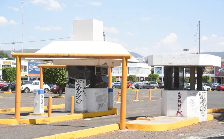 Estacionamiento libre, gratis… y abandonado: así luce el de Plaza de las  Américas - Diario de Querétaro